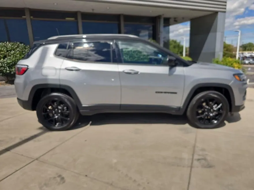2022 Jeep Compass Altitude photo 1