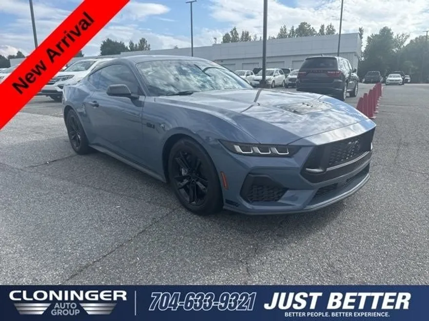 2024 Ford Mustang GT photo 1