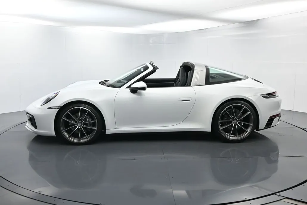 2022 Porsche 911 Targa 4 photo 1