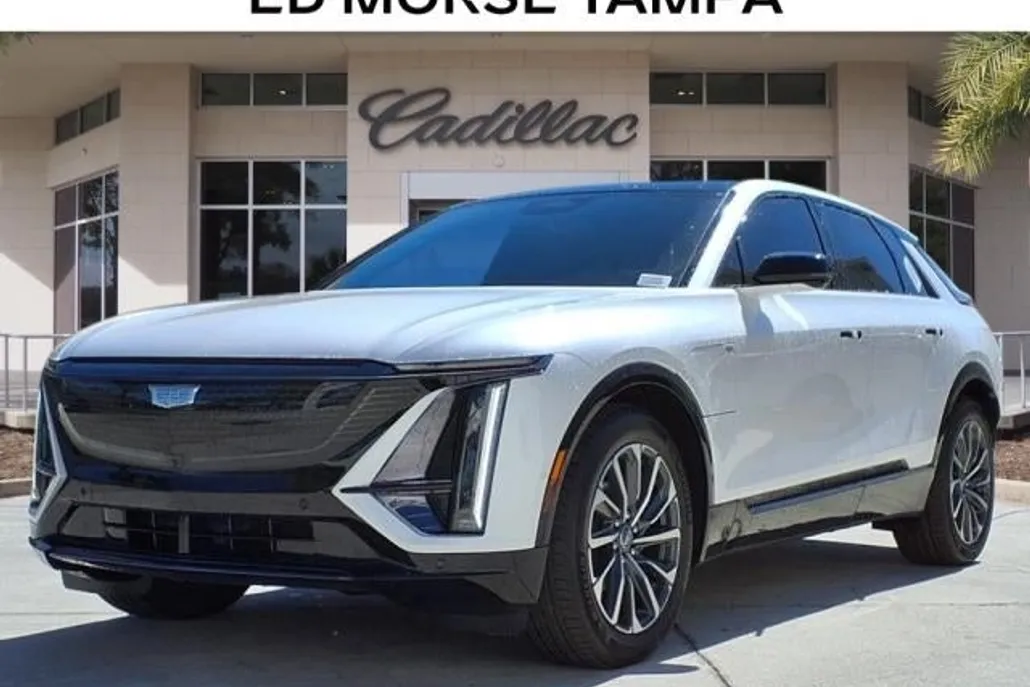 2025 Cadillac Lyriq Sport photo 1
