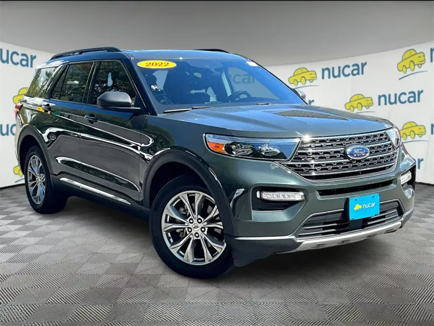 2022 Ford Explorer XLT photo 1