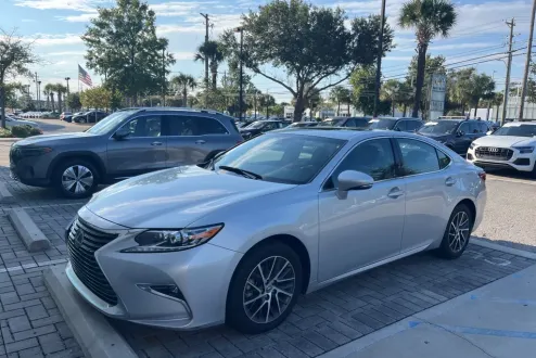2018 Lexus ES 350 photo 2