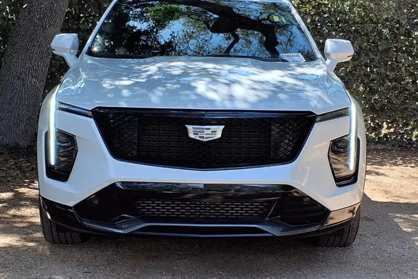 2024 Cadillac XT4 Sport photo 1
