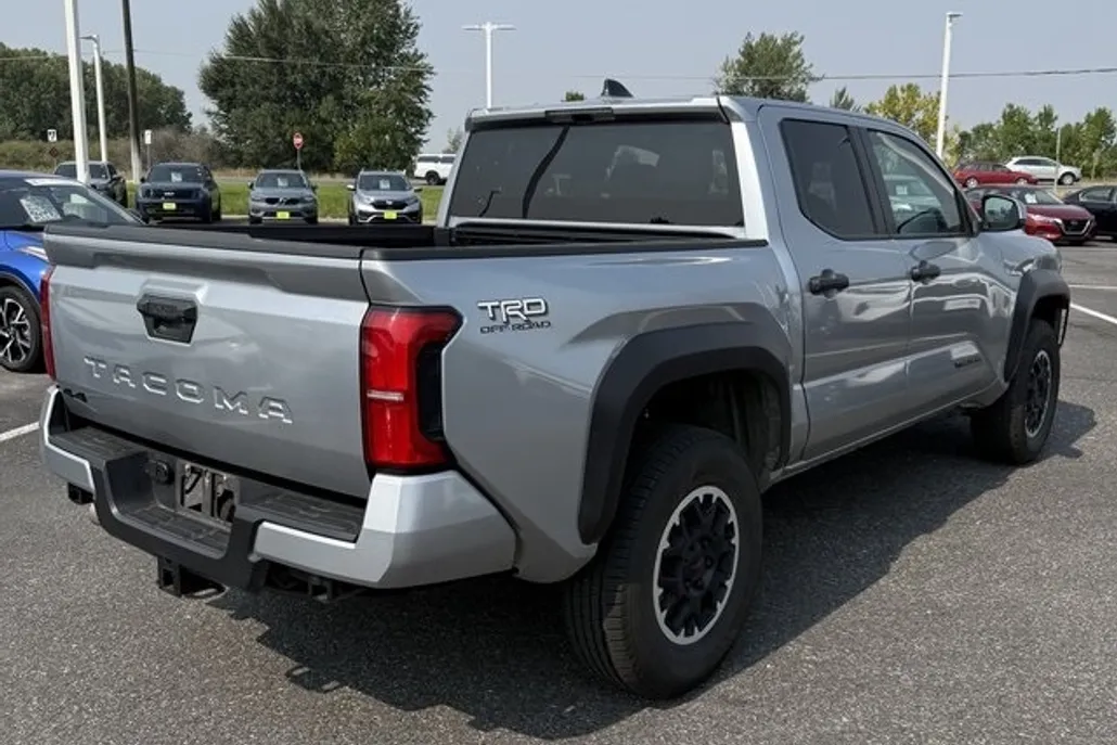 2024 Toyota Tacoma 4x4 SR5 photo 1