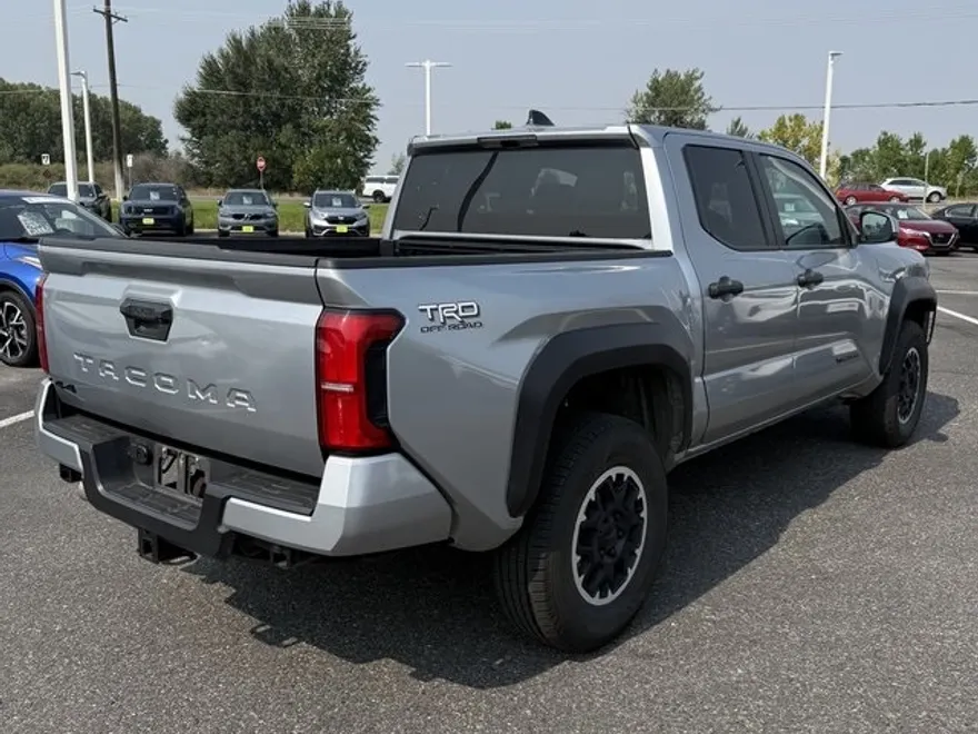 2024 Toyota Tacoma 4x4 SR5 photo 1