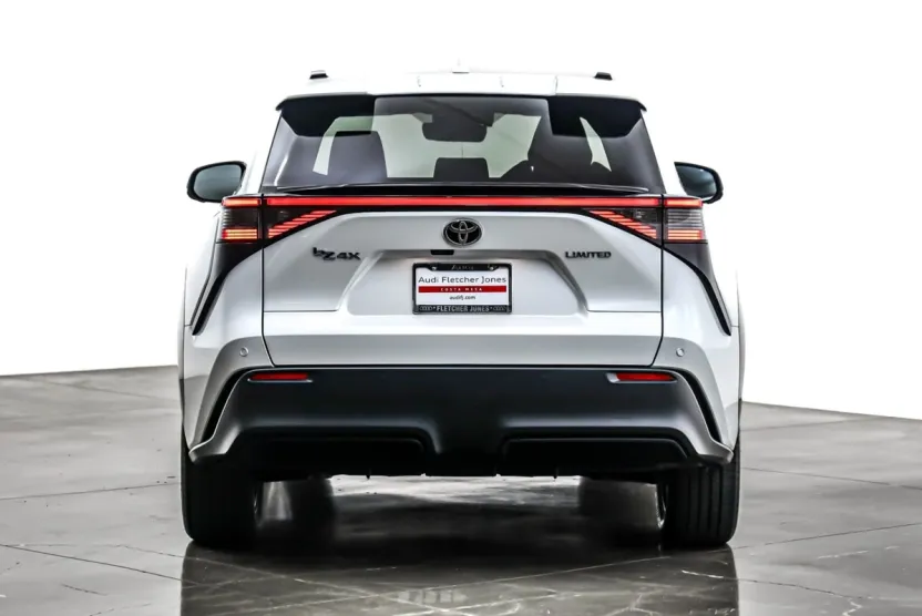 2023 Toyota bZ4X Limited photo 1