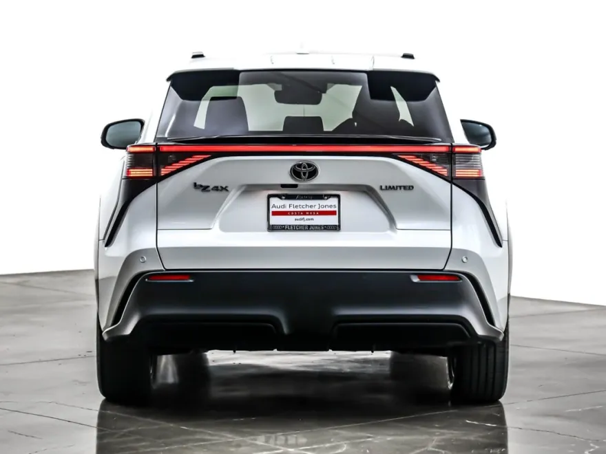 2023 Toyota bZ4X Limited photo 1