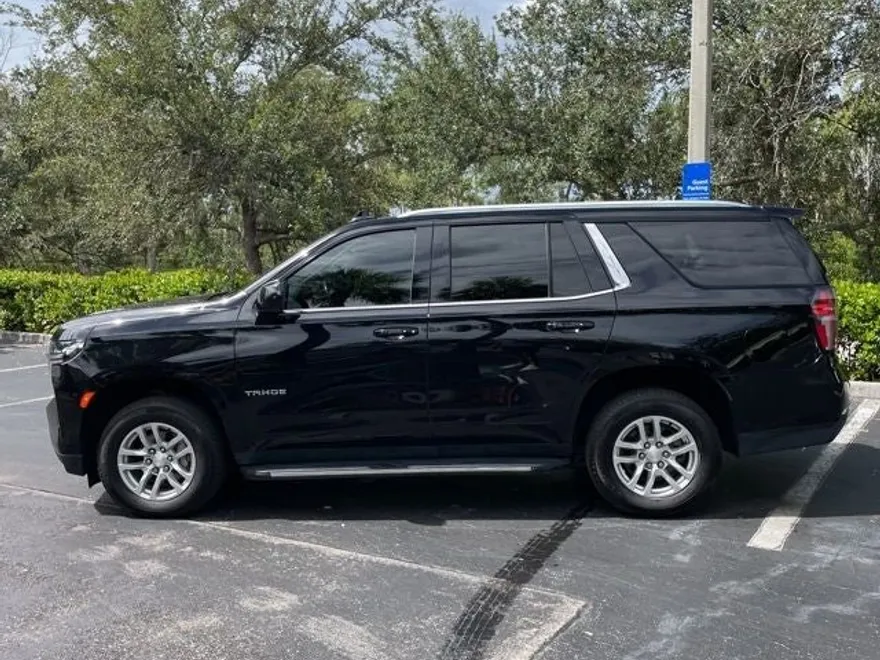 2022 Chevrolet Tahoe LT photo 1