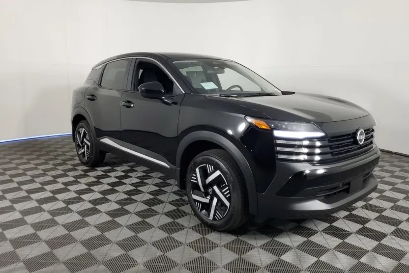 2025 Nissan Kicks SV photo 1