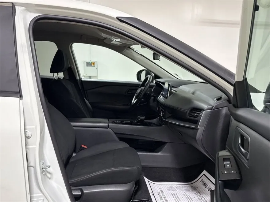 2024 Nissan Rogue S photo 1