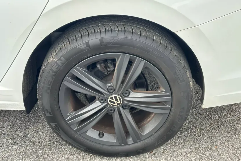 2023 Volkswagen Jetta 1.5T SE photo 1