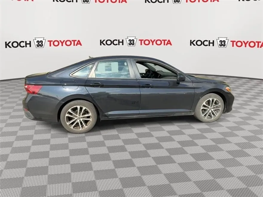 2023 Volkswagen Jetta 1.5T Sport photo 1