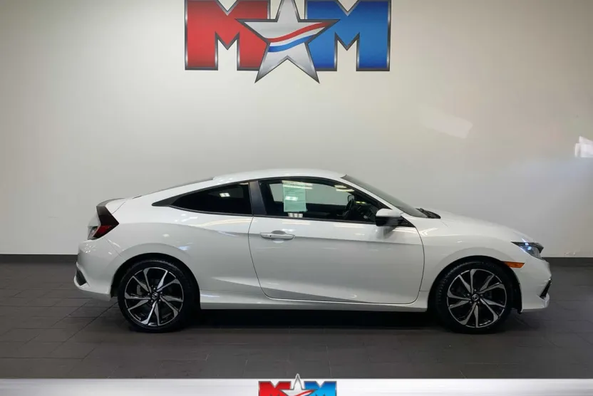 2019 Honda Civic Sport photo 1