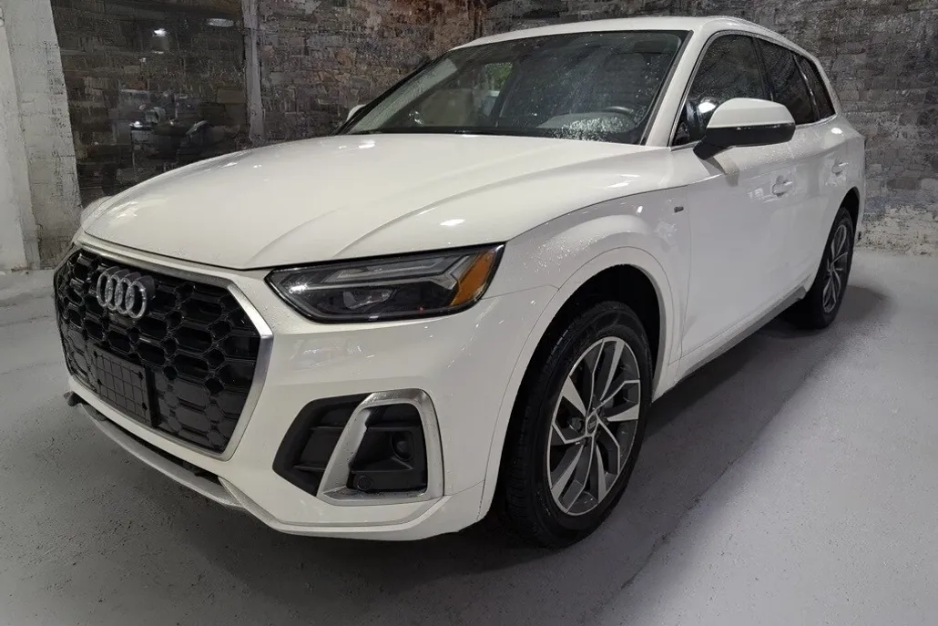 2022 Audi Q5 45 S line Premium Plus photo 1