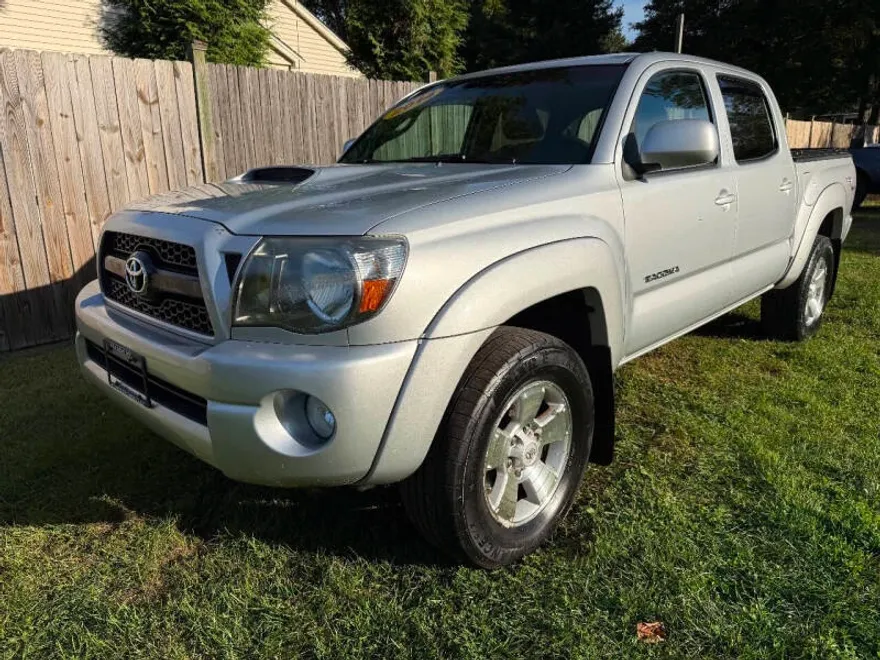 2011 Toyota Tacoma V6 photo 1
