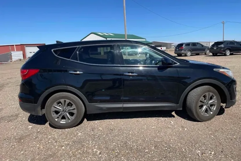 2015 Hyundai Santa Fe GL photo 1