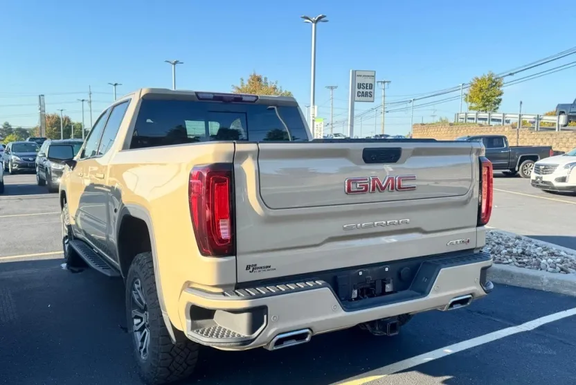 2023 Gmc Sierra 1500 AT4 photo 1