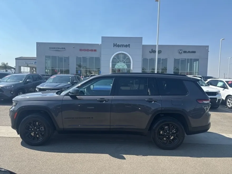 2024 Jeep Grand Cherokee Altitude photo 1