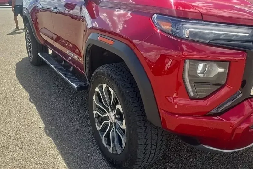 2024 Gmc Canyon Denali photo 1