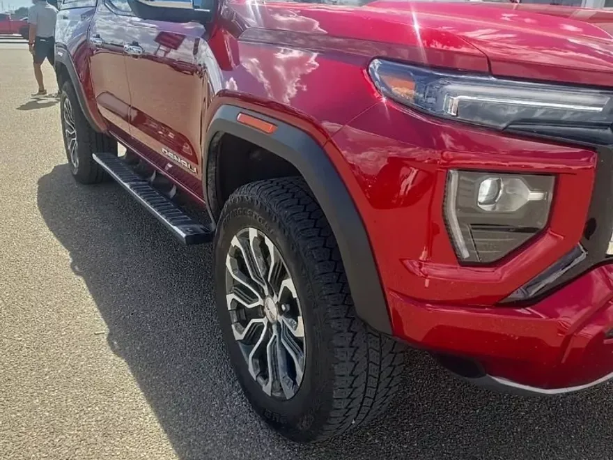 2024 Gmc Canyon Denali photo 1