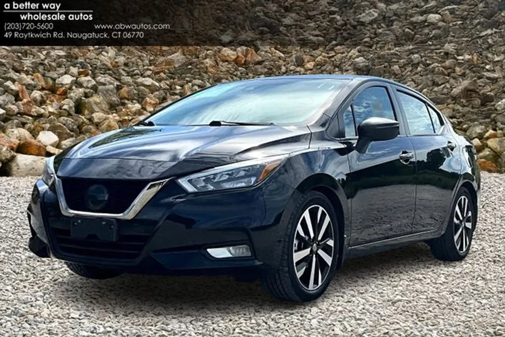 2021 Nissan Versa SR photo 1