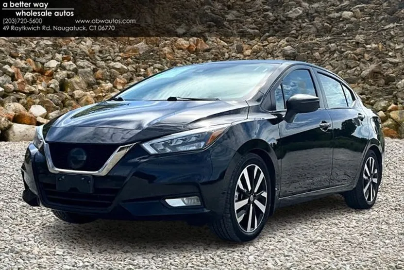 2021 Nissan Versa SR photo 1