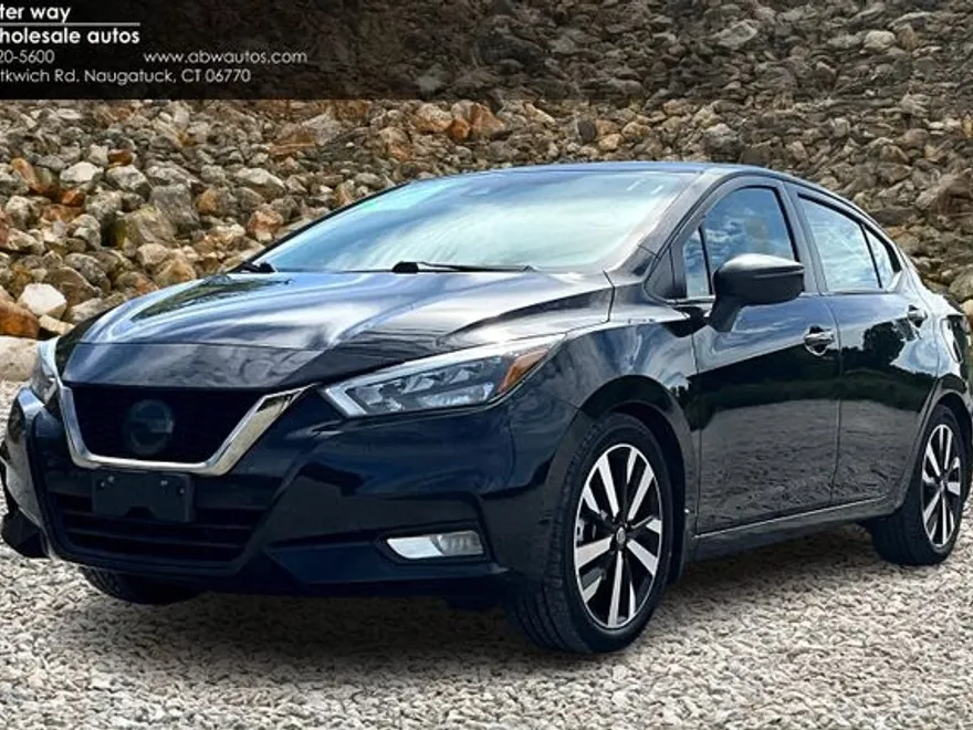 2021 Nissan Versa SR photo 1