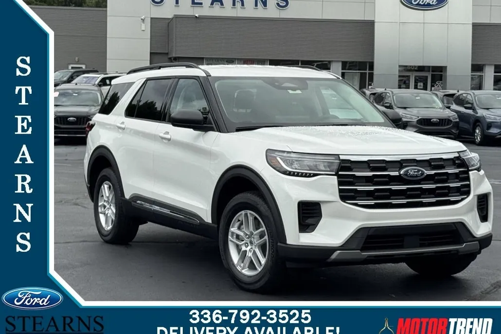 2025 Ford Explorer photo 1