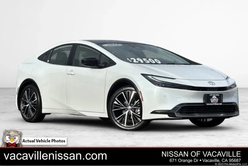 2023 Toyota Prius XLE photo 1