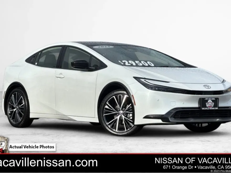 2023 Toyota Prius XLE photo 1