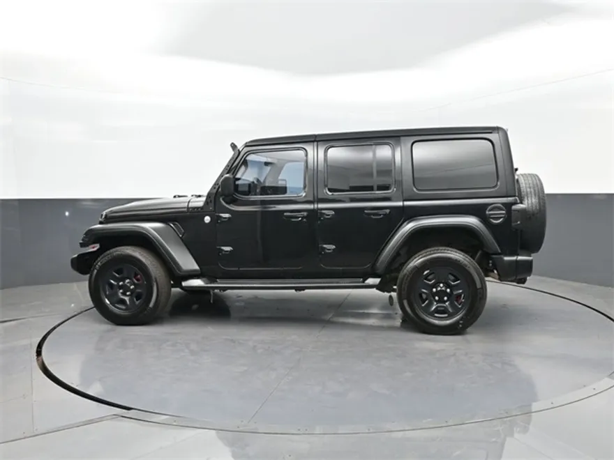2019 Jeep Wrangler Unlimited Sahara photo 1