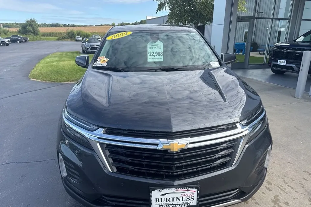 2022 Chevrolet Equinox LT photo 1