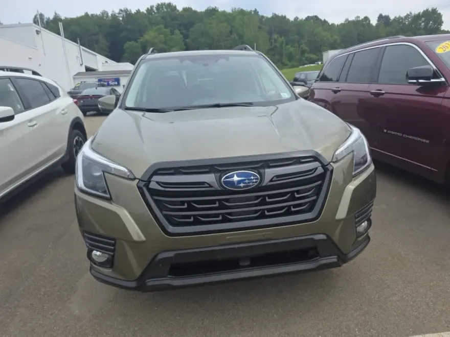2023 Subaru Forester Limited photo 1