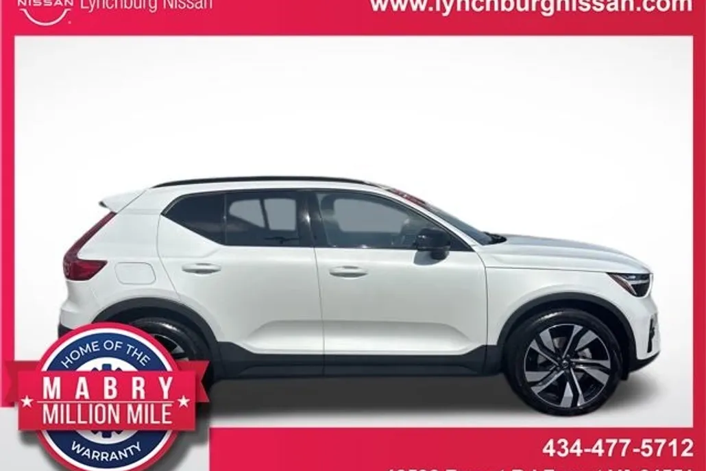 2023 Volvo XC40 Plus photo 1