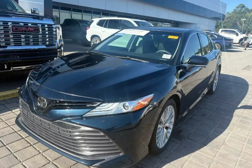 2018 Toyota Camry L photo 1