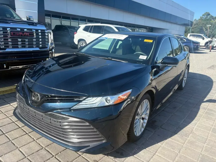 2018 Toyota Camry L photo 1