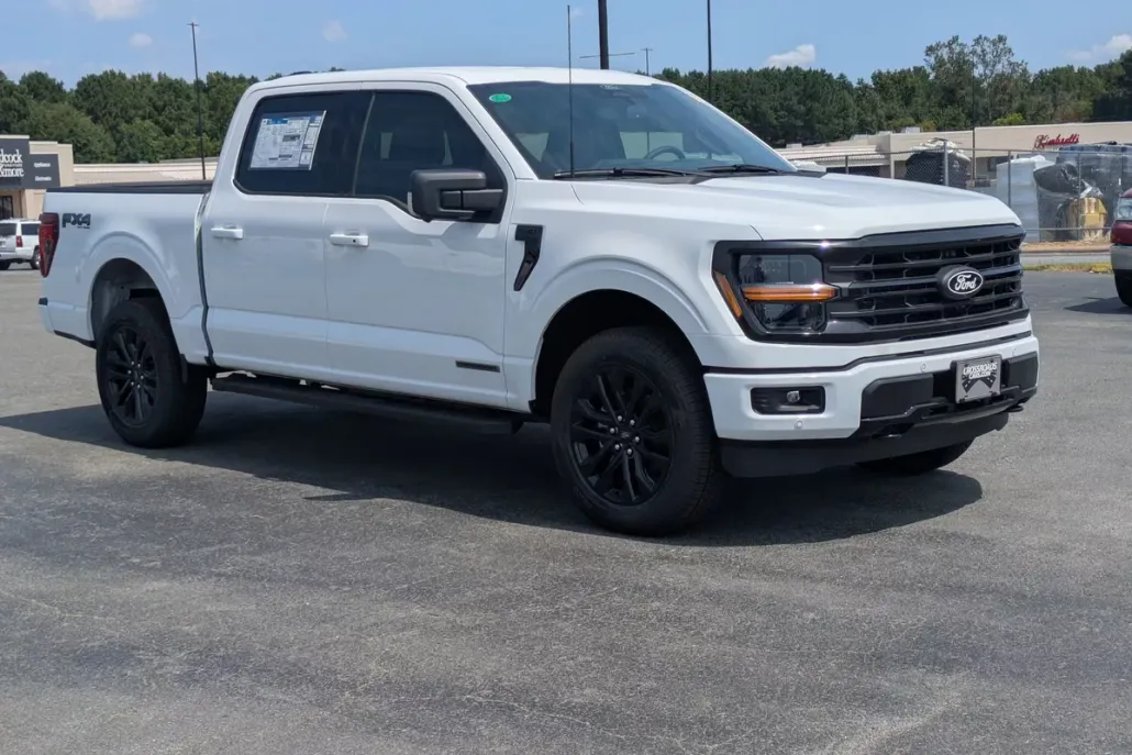 2025 Ford F-150 XLT photo 1