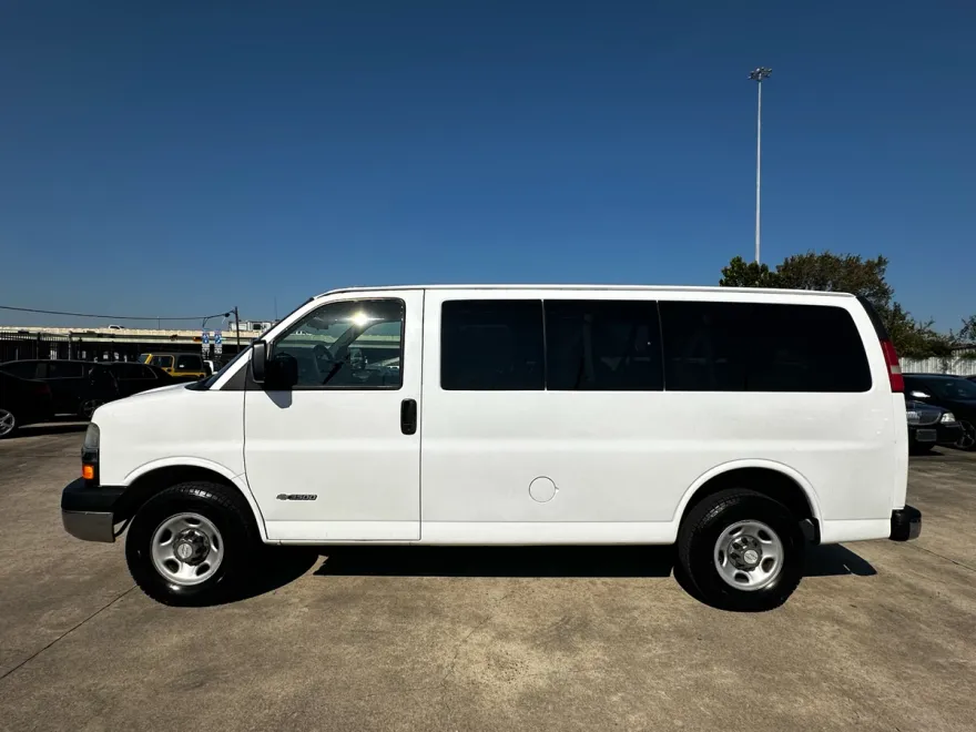 2006 Chevrolet Express 3500 photo 1