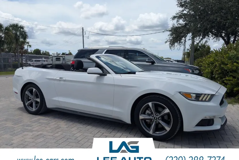 2016 Ford Mustang V6 Convertible photo 1