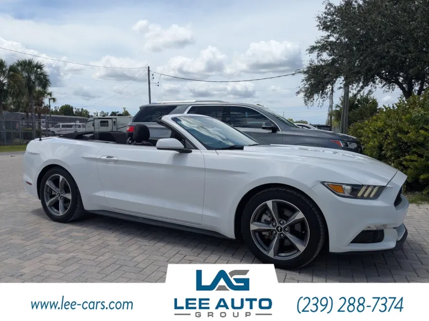 2016 Ford Mustang V6 Convertible photo 1