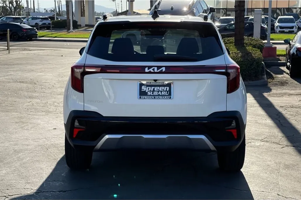 2025 Kia Seltos S photo 1