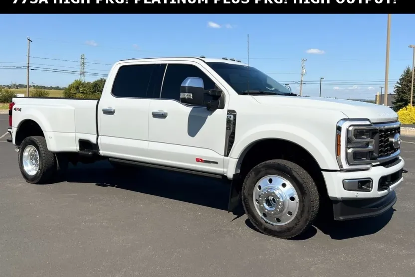 2025 Ford F-450 photo 1