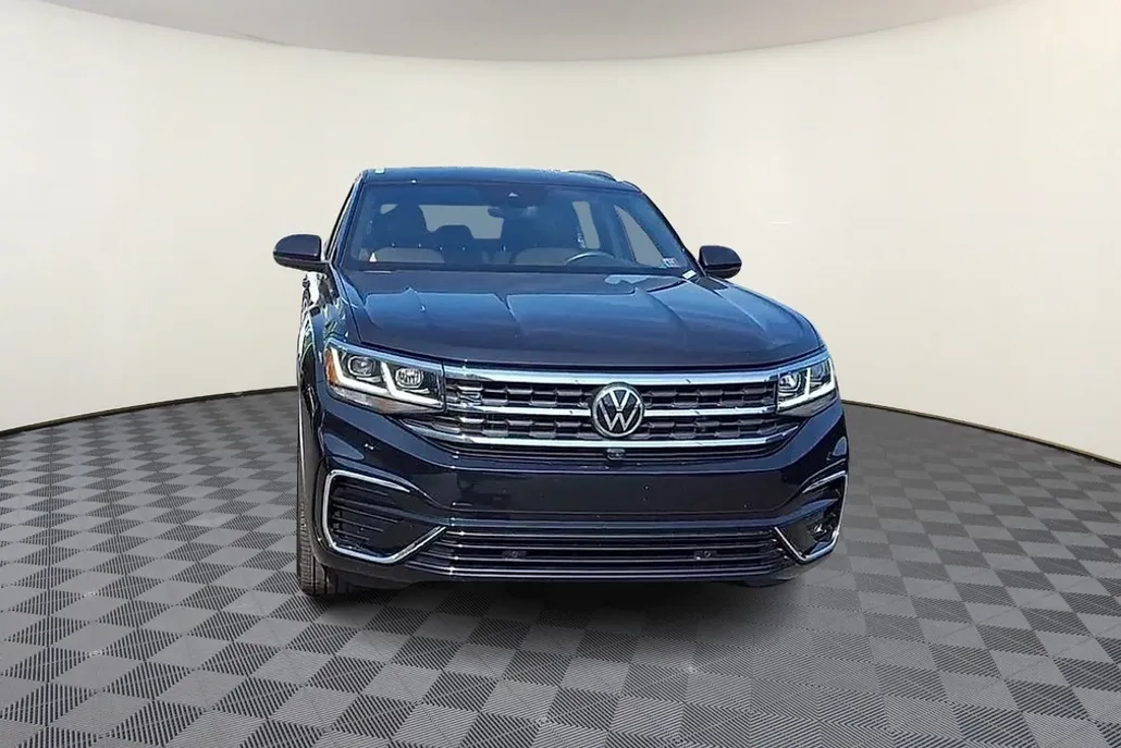 2022 Volkswagen Atlas Cross Sport V6 SEL Premium R-Line photo 1