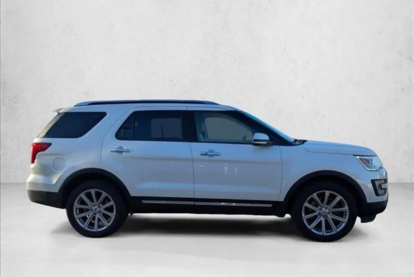 2017 Ford Explorer Limited photo 1