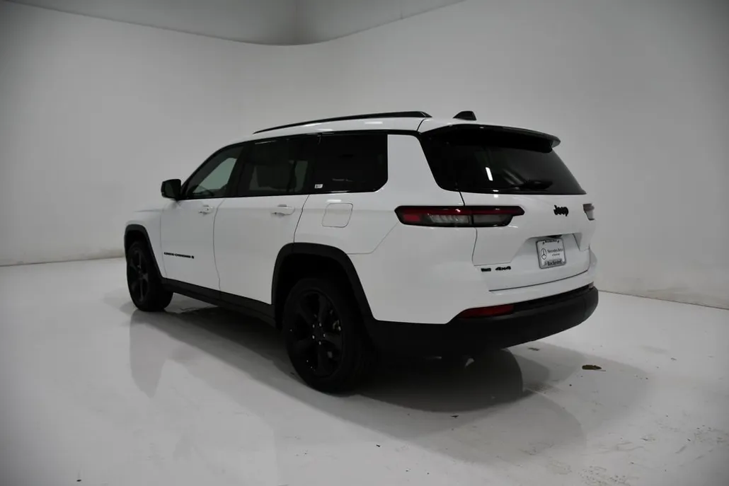 2021 Jeep Grand Cherokee Laredo photo 1