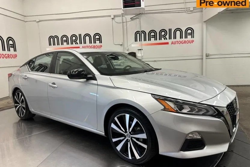 2022 Nissan Altima 2.5 SR photo 1