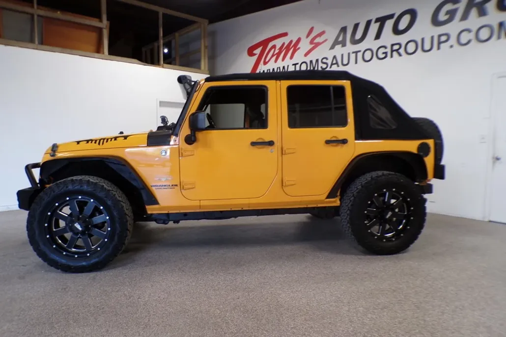 2012 Jeep Wrangler Sahara photo 1