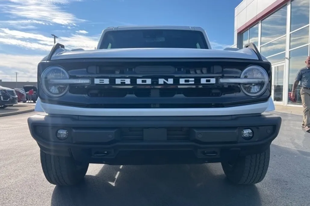 2021 Ford Bronco Outer Banks photo 1