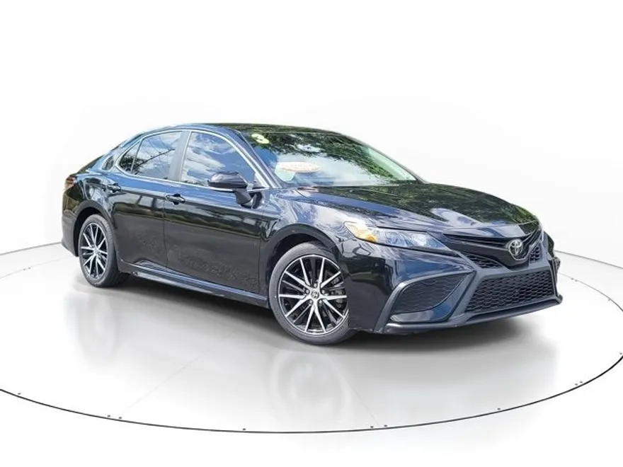 2023 Toyota Camry SE photo 1