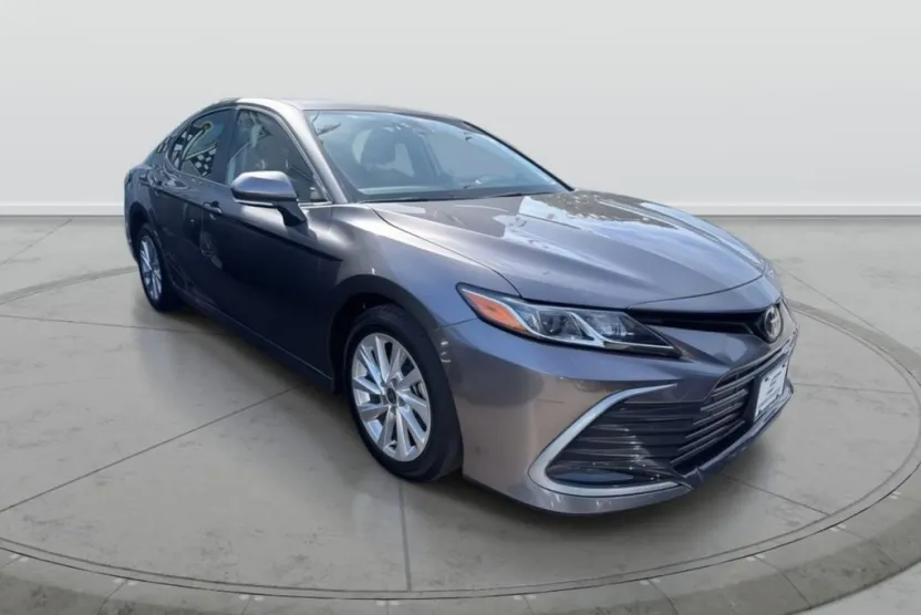 2024 Toyota Camry LE photo 1
